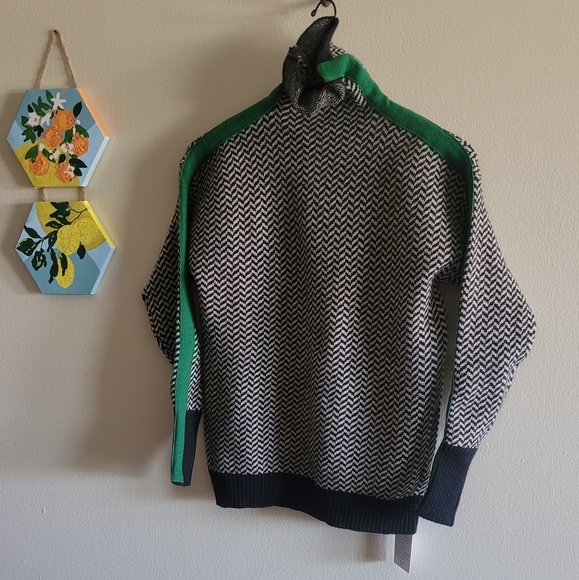 Gusaino Sweaters - Chevron patterned boutique turtleneck colorblock sweater Women's M